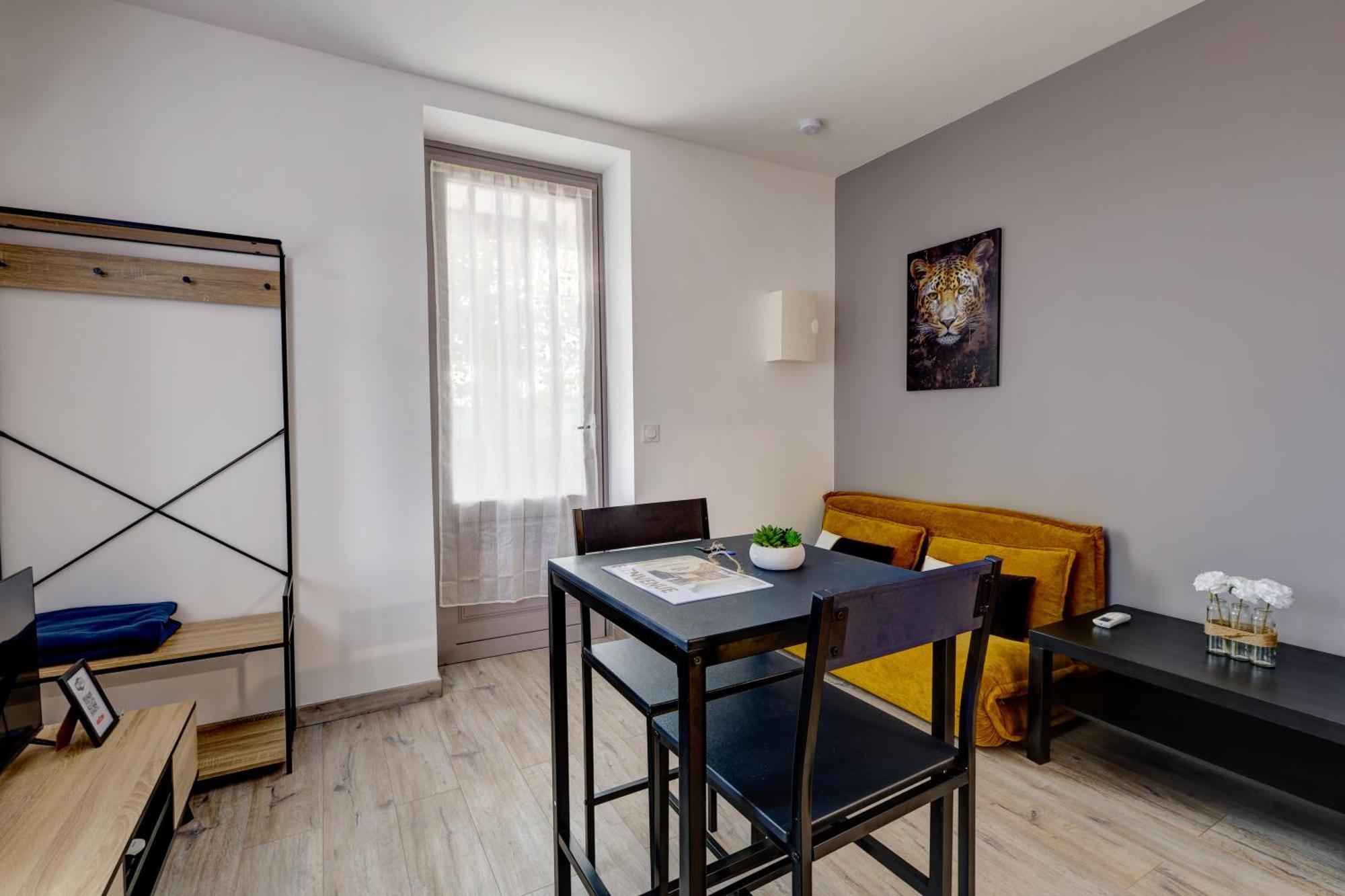 Appartement Le Westy 2 à Hieres-Sur-Amby Extérieur photo